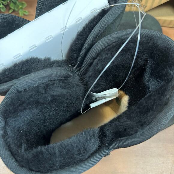 Kirkland Signature Women's Black Shearling Scalloped Edge Boots Size 9 - Picture 7 of 7